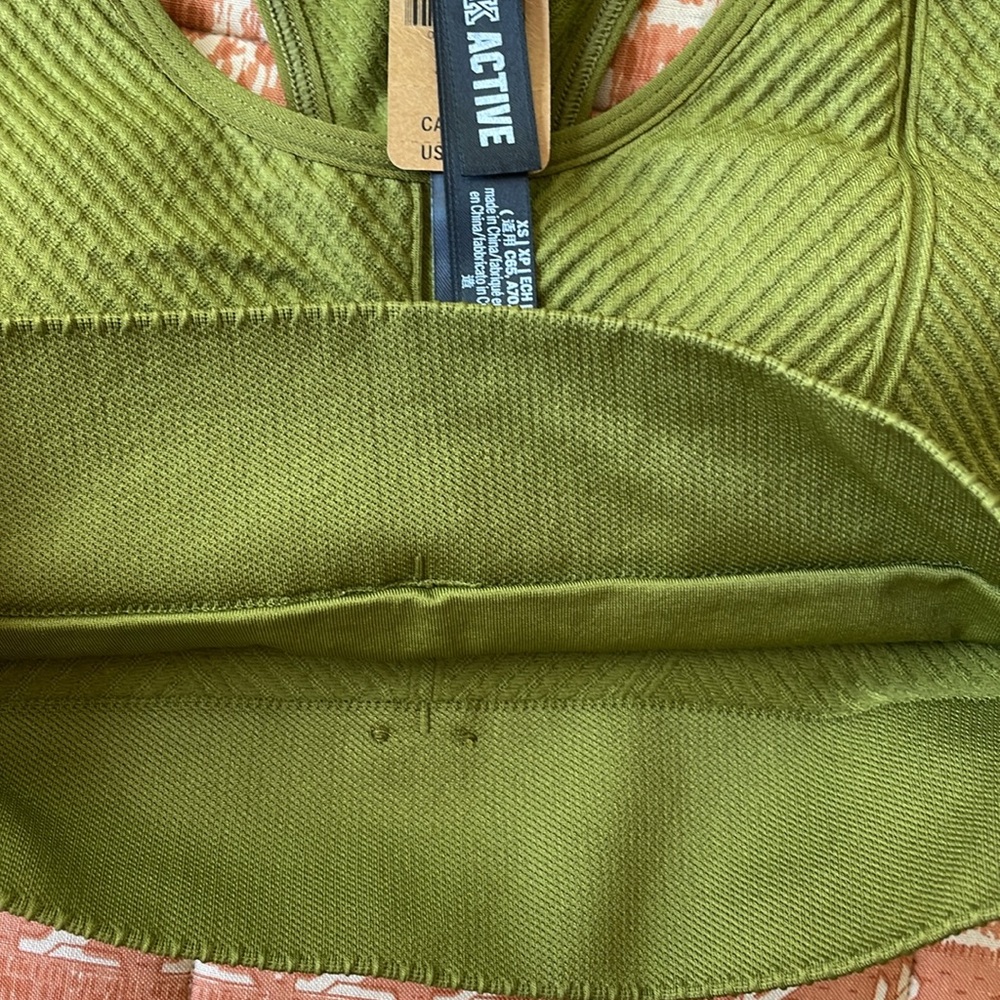 Victoria’s Secret Pink Active Seamless XS Green Sports Bra New with Tags NWT - Picture 6 of 6